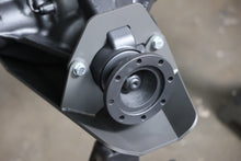 Load image into Gallery viewer, Nissan Frontier Differential Skid Plate